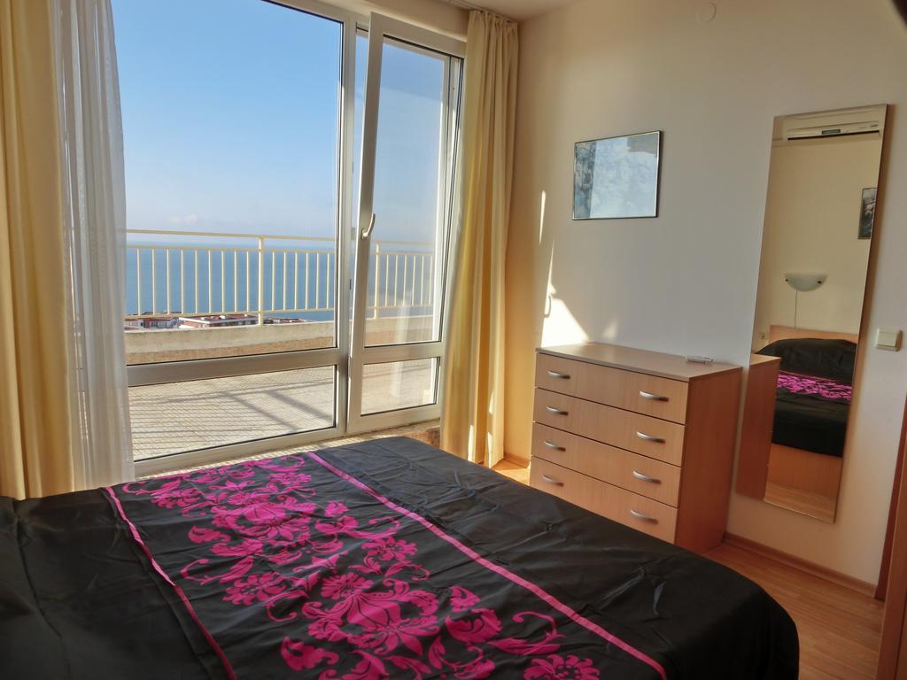 Panoramic Sea View Apartment Crown, Pools And Beach, Свети-Влас Экстерьер фото