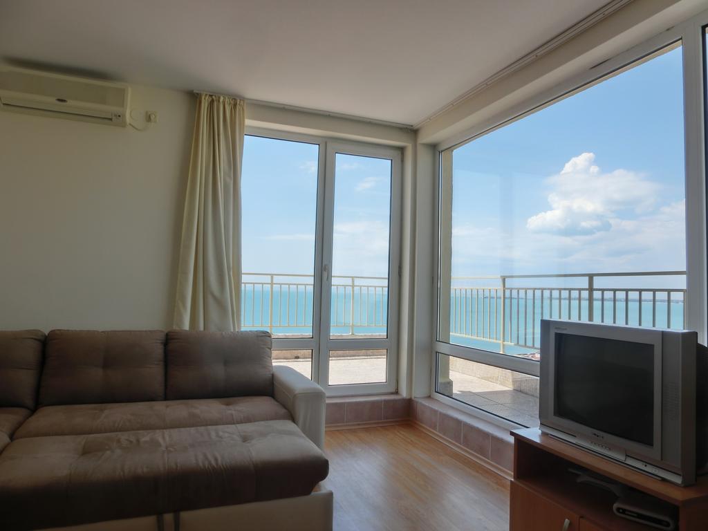 Panoramic Sea View Apartment Crown, Pools And Beach, Свети-Влас Экстерьер фото