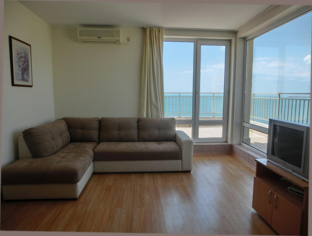 Panoramic Sea View Apartment Crown, Pools And Beach, Свети-Влас Экстерьер фото