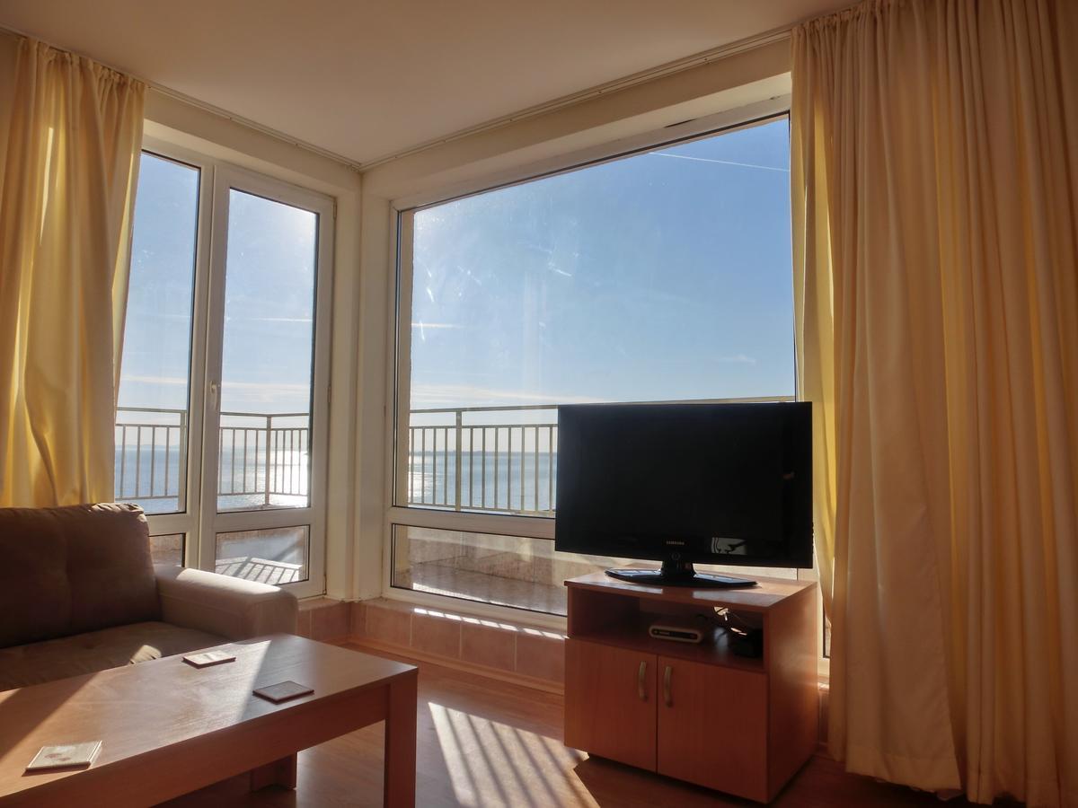 Panoramic Sea View Apartment Crown, Pools And Beach, Свети-Влас Экстерьер фото